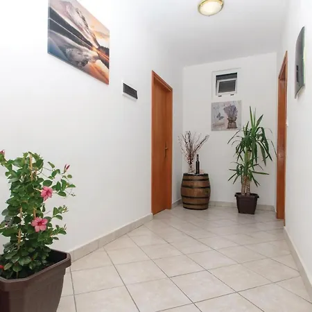 7 Apartment *